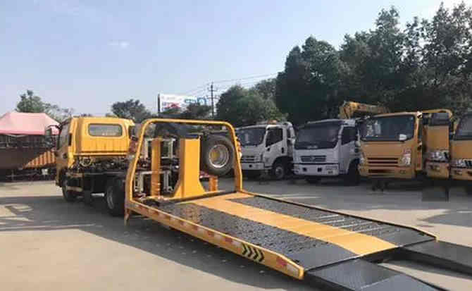 眉县汽车中途维修案例